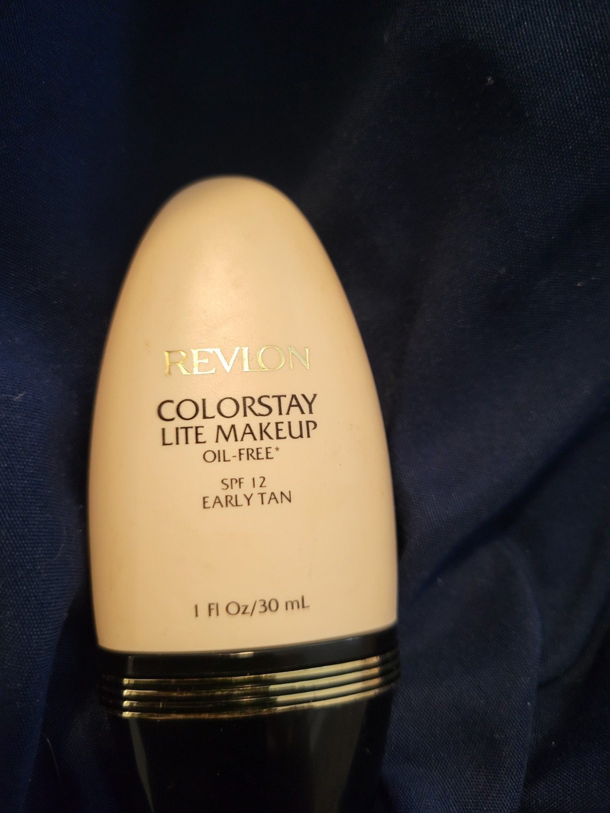 Revlon ColorStay Lite Liquid Foundation Oil-Free SPF 12 Early Tan 1 fl oz