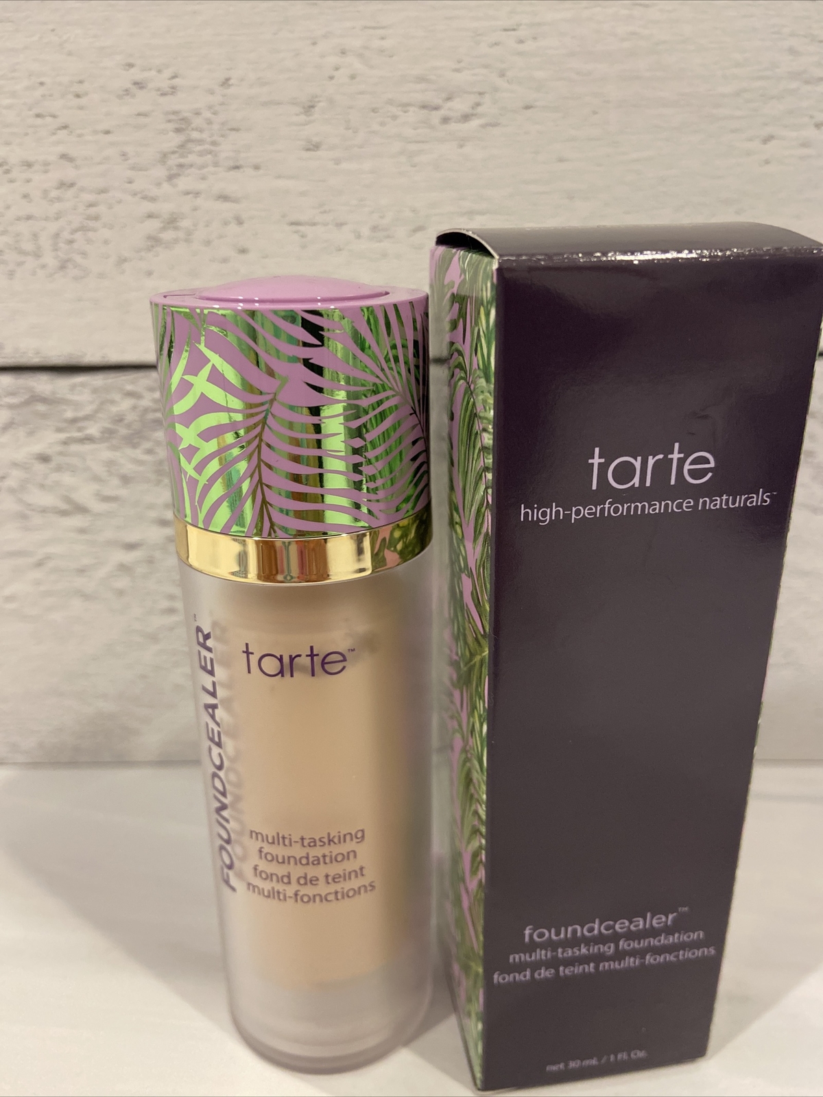 Tarte foundcealer Multi Tasking Foundation 1fl Oz NIB 8 B Porcelain Beige