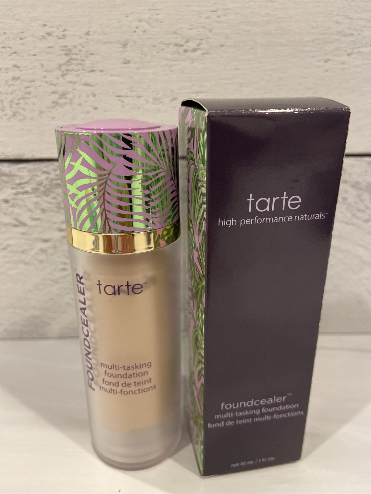 Tarte foundcealer Multi Tasking Foundation 1fl Oz NIB 8 B Porcelain Beige