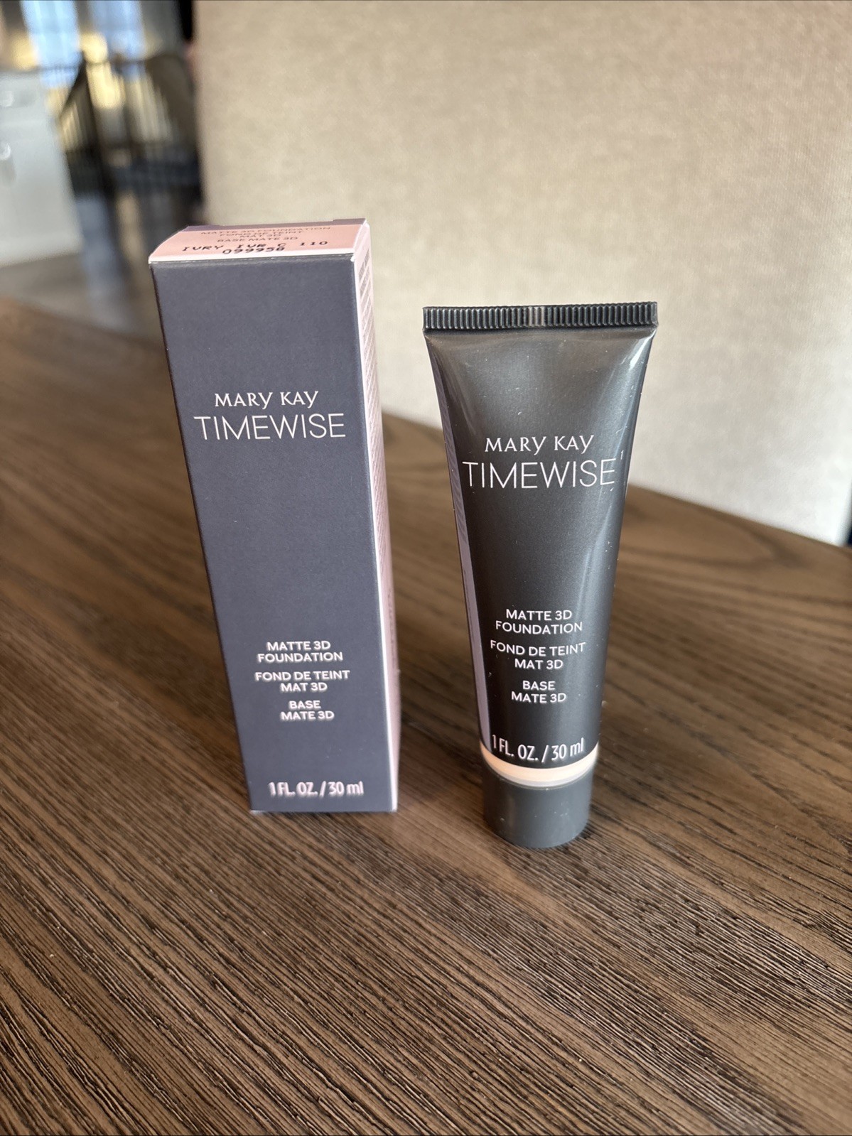 Mary Kay Timewise Matte 3D Foundation ivory C110. 098858 New