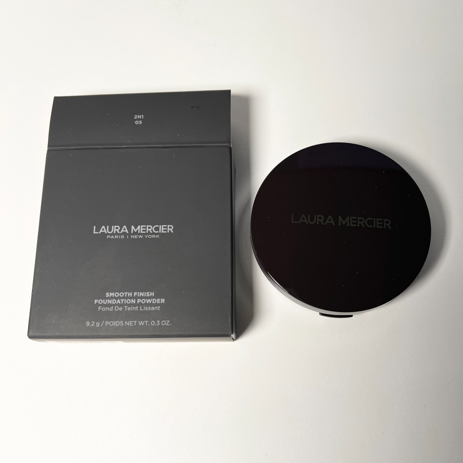 Laura Mercier Smooth Finish Foundation Powder Shade 2N1 05 Full Regular Size