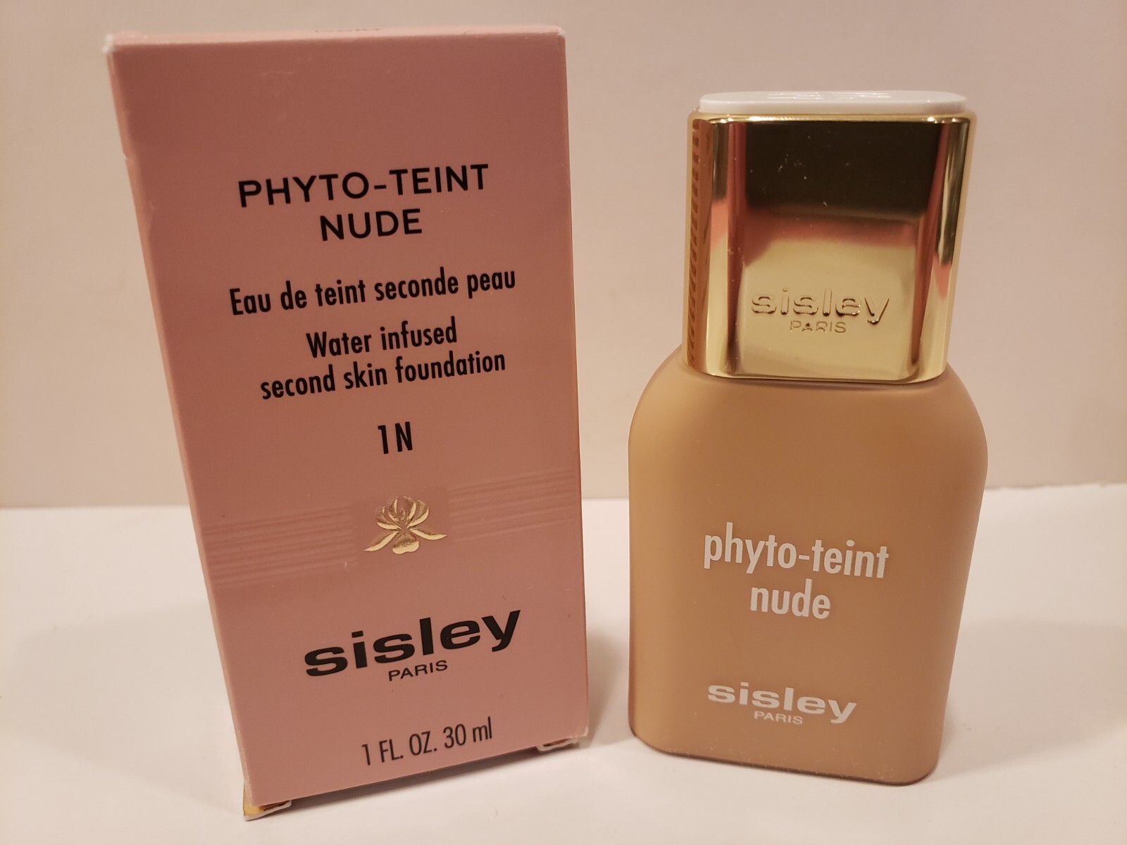 Sisley Paris~Phyto-Teint Nude Water Infused Second Skin Foundation~1N Ivory~NI