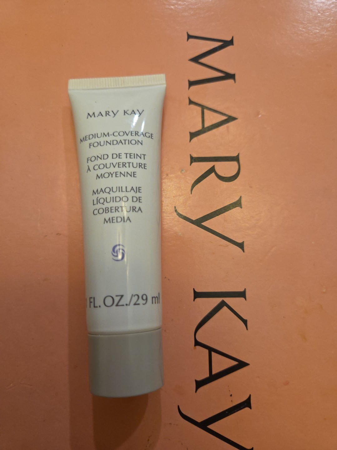 Mary Kay Medium Coverage Foundation Beige 404 Gray Cap 042008 New Discontinued