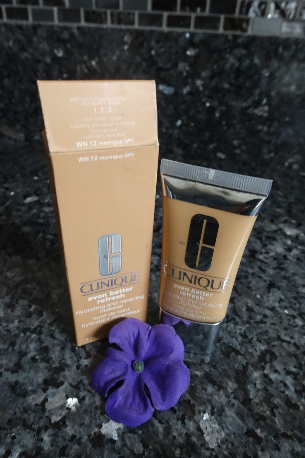 Clinique even better refresh hydrating makeup size 1oz select your shade