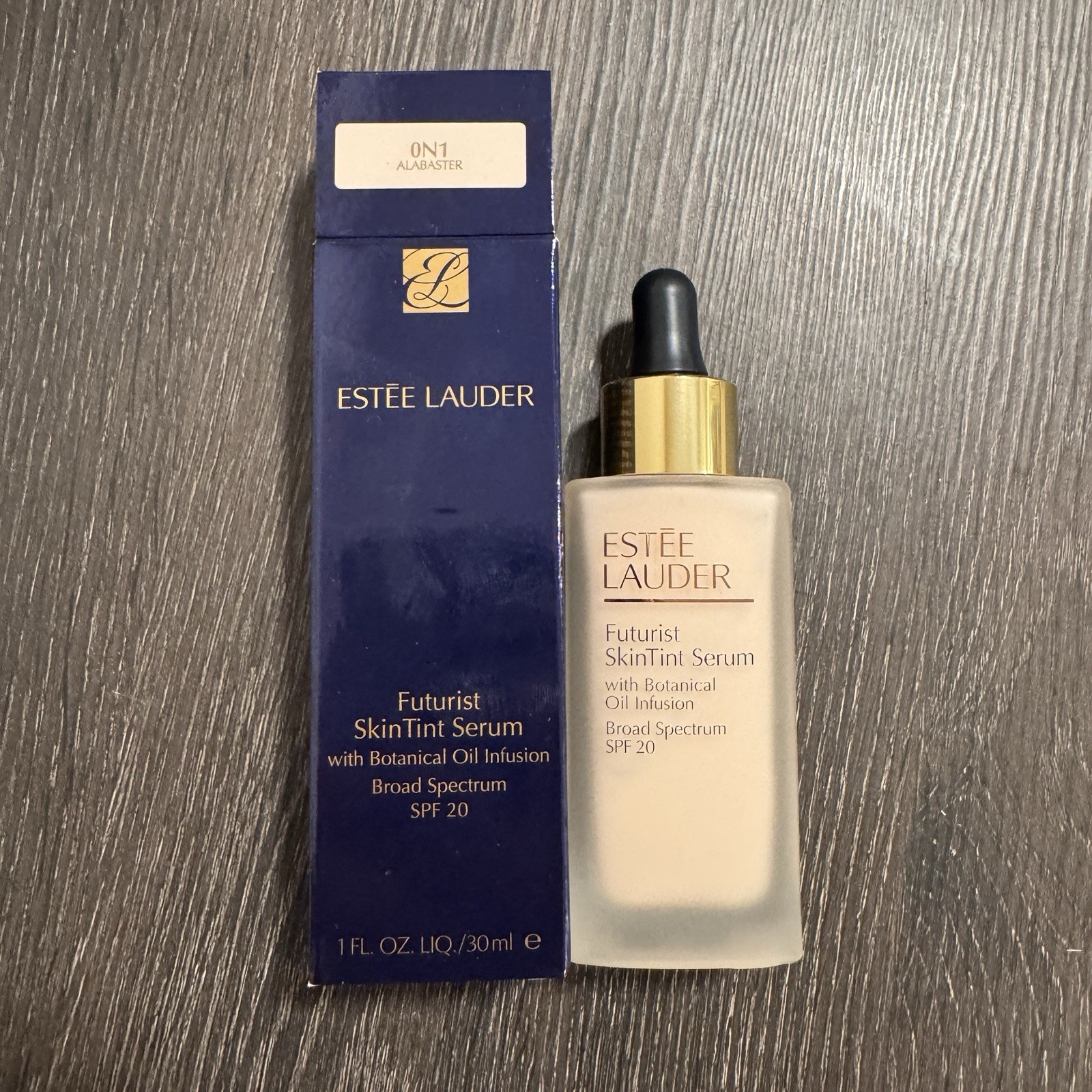 Estee Lauder Futurist Skin Tint Serum 0N1 Alabaster 30ml