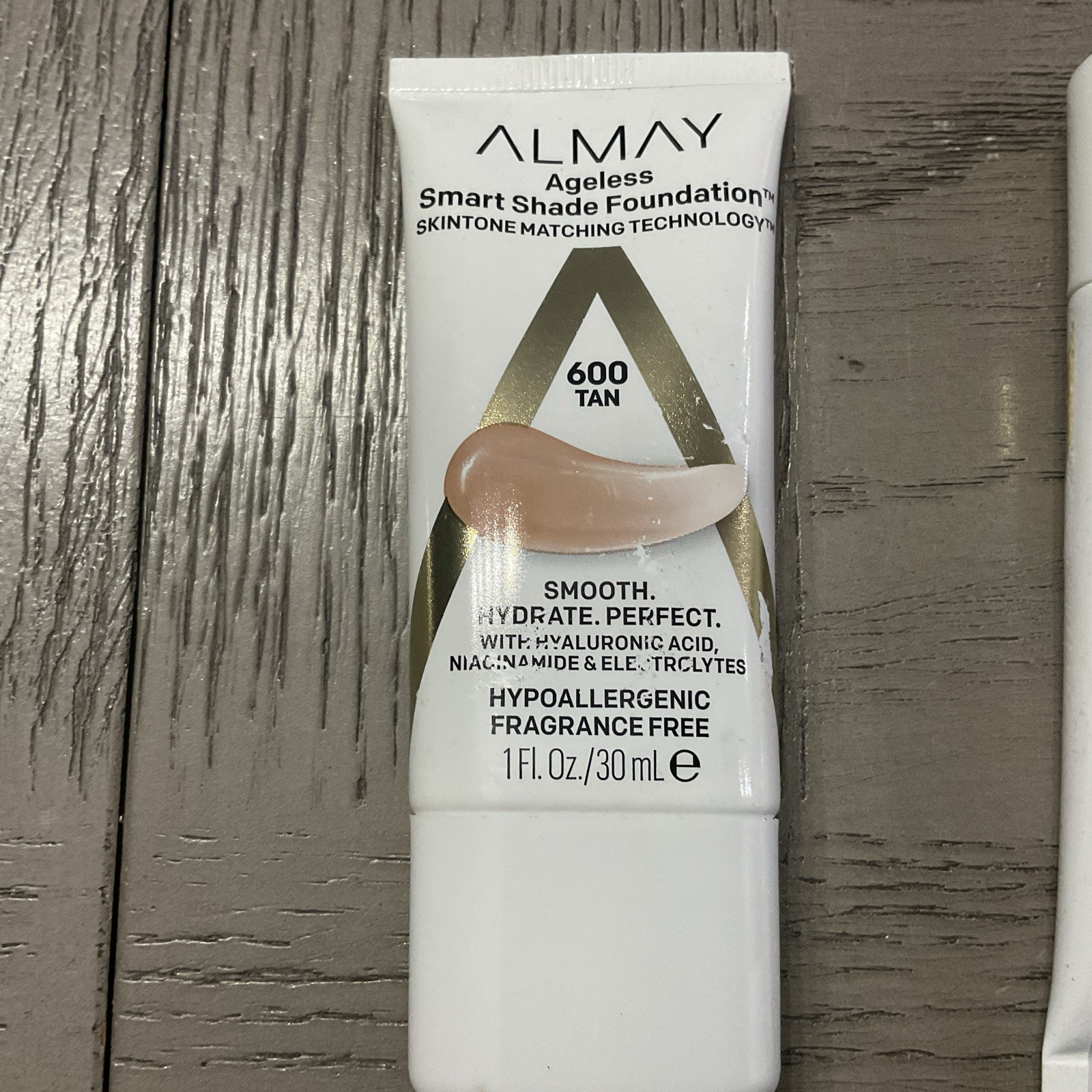 Almay Smart Shade Anti Aging Skintone Matching Makeup#600 TAN ~New