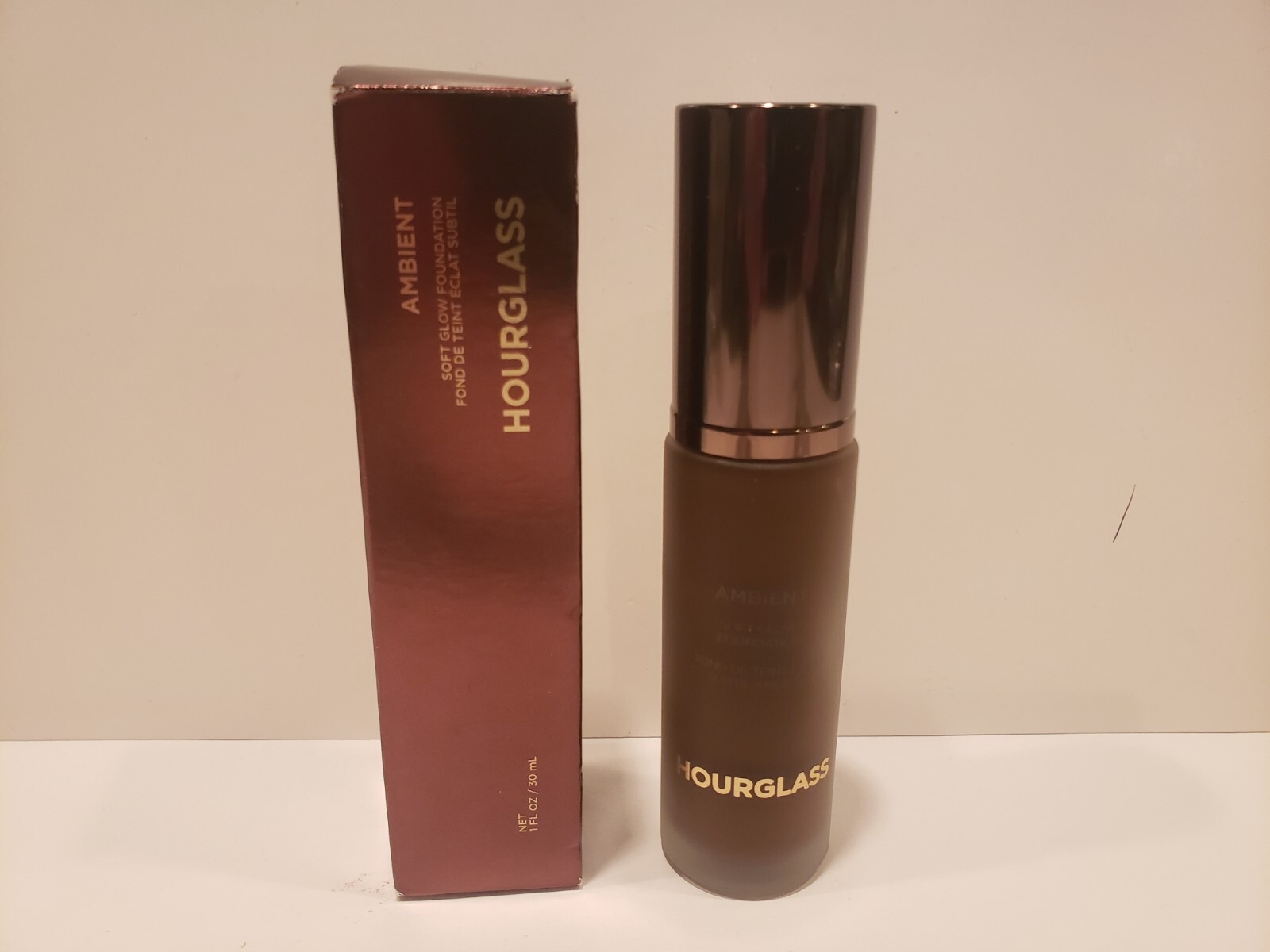Hourglass ~ Ambient Soft Glow Foundation ~ 17.5 ~ NIB