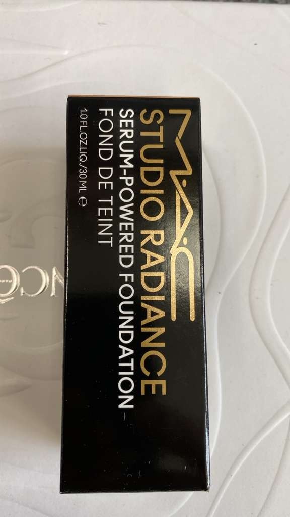 NEW Mac studio radiance serum powered foundation NW15 1OZ;30ML