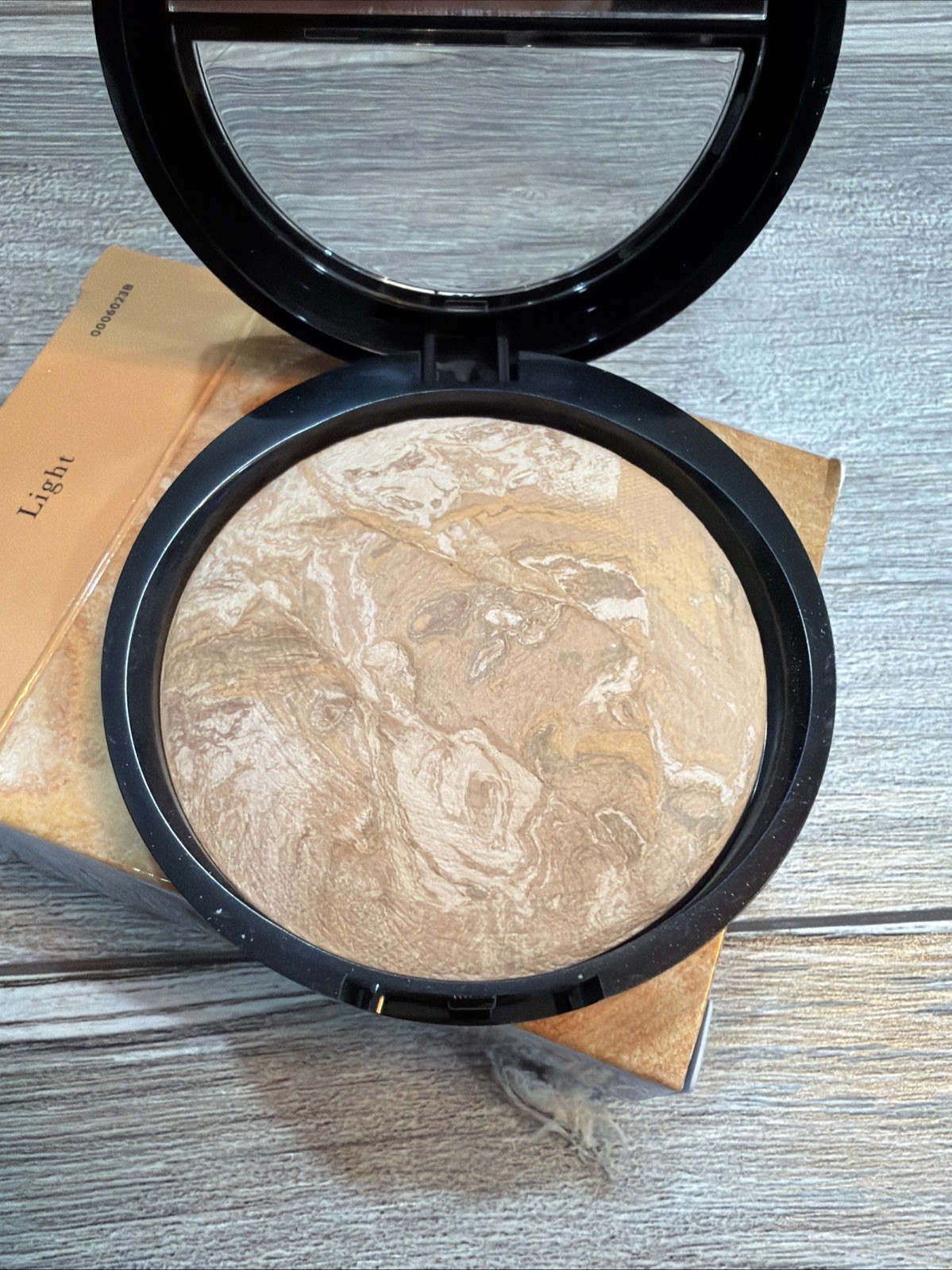 Laura Geller Baked Balance n Brighten Color Correcting Foundation in Light
