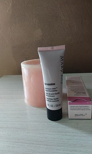 Mary Kay TimeWise Luminous Wear Liquid Foundation IVORY 5 (038701)