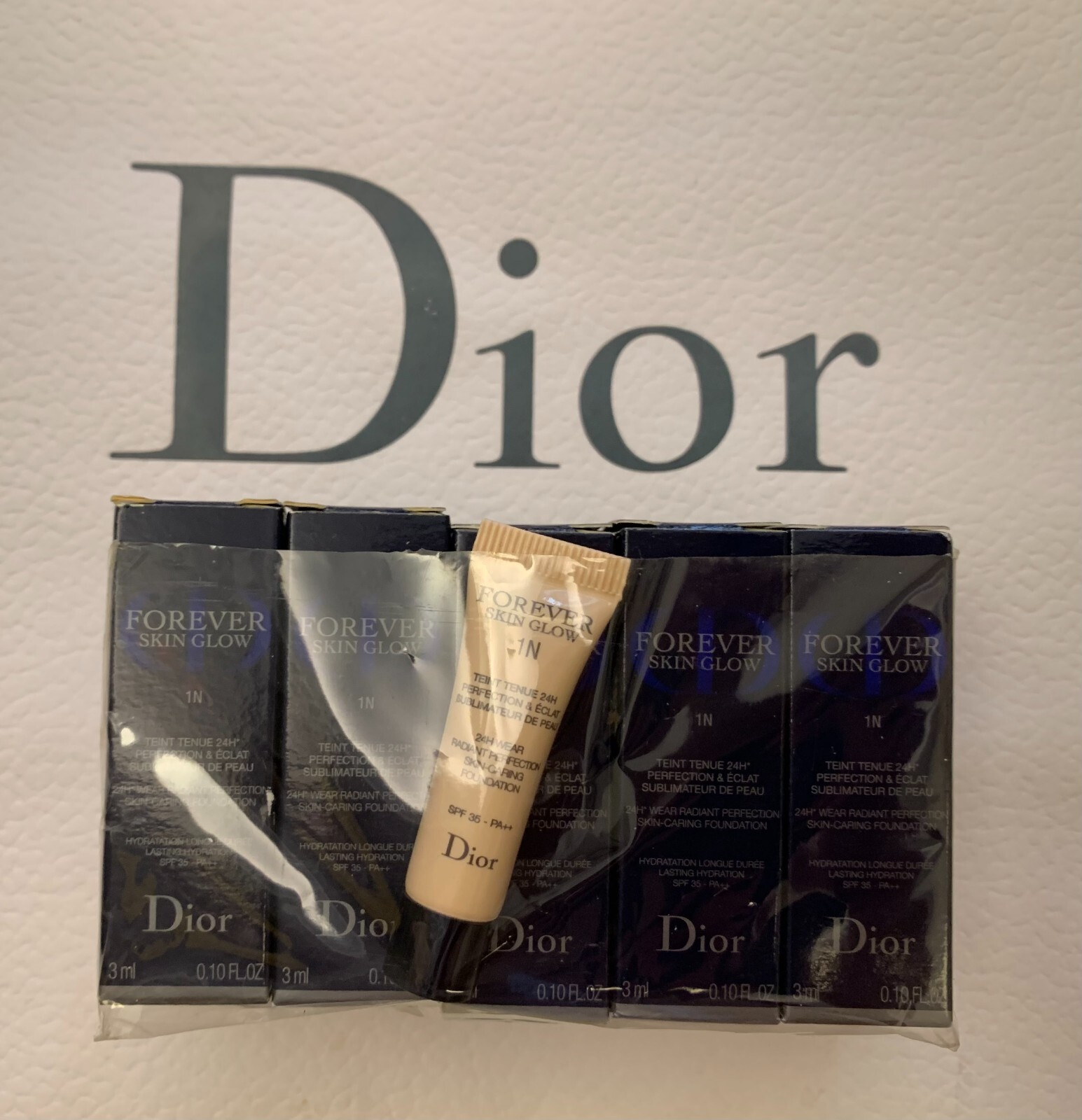 Dior Forever Diorskin GLOW 24h* wear high perfection foundation 3ml x 5