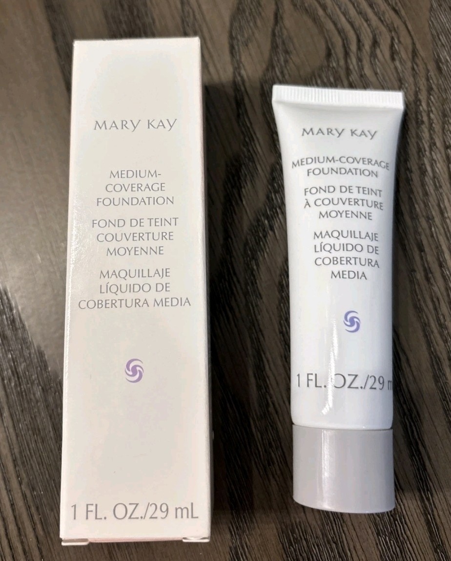 New In Box Mary Kay Medium Coverage Foundation Normal/Oily -Gray Cap