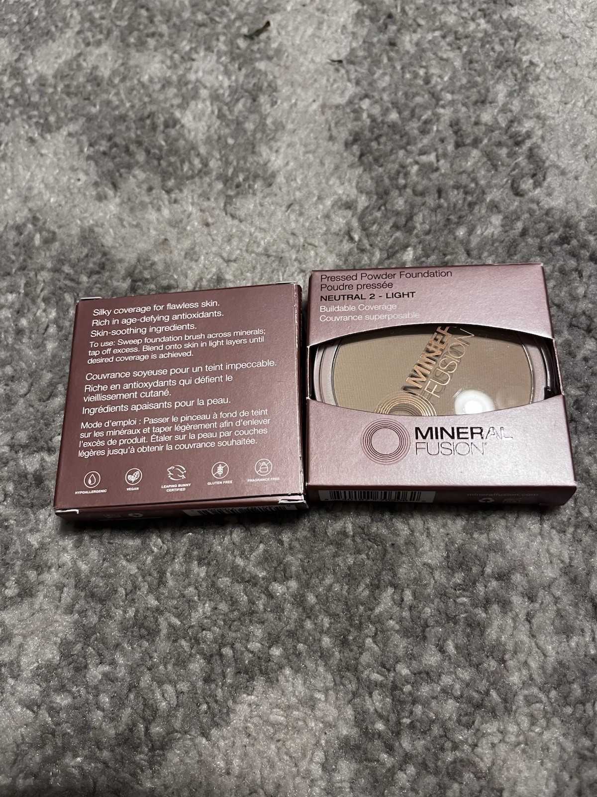 2 MINERAL FUSION PRESSED POWDER FOUNDATION Neutral 2 Light
