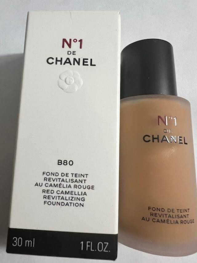 Chanel #1 De Chanel Red Camellia Revitalizing Foundation B80 1 Fl Oz Free Ship