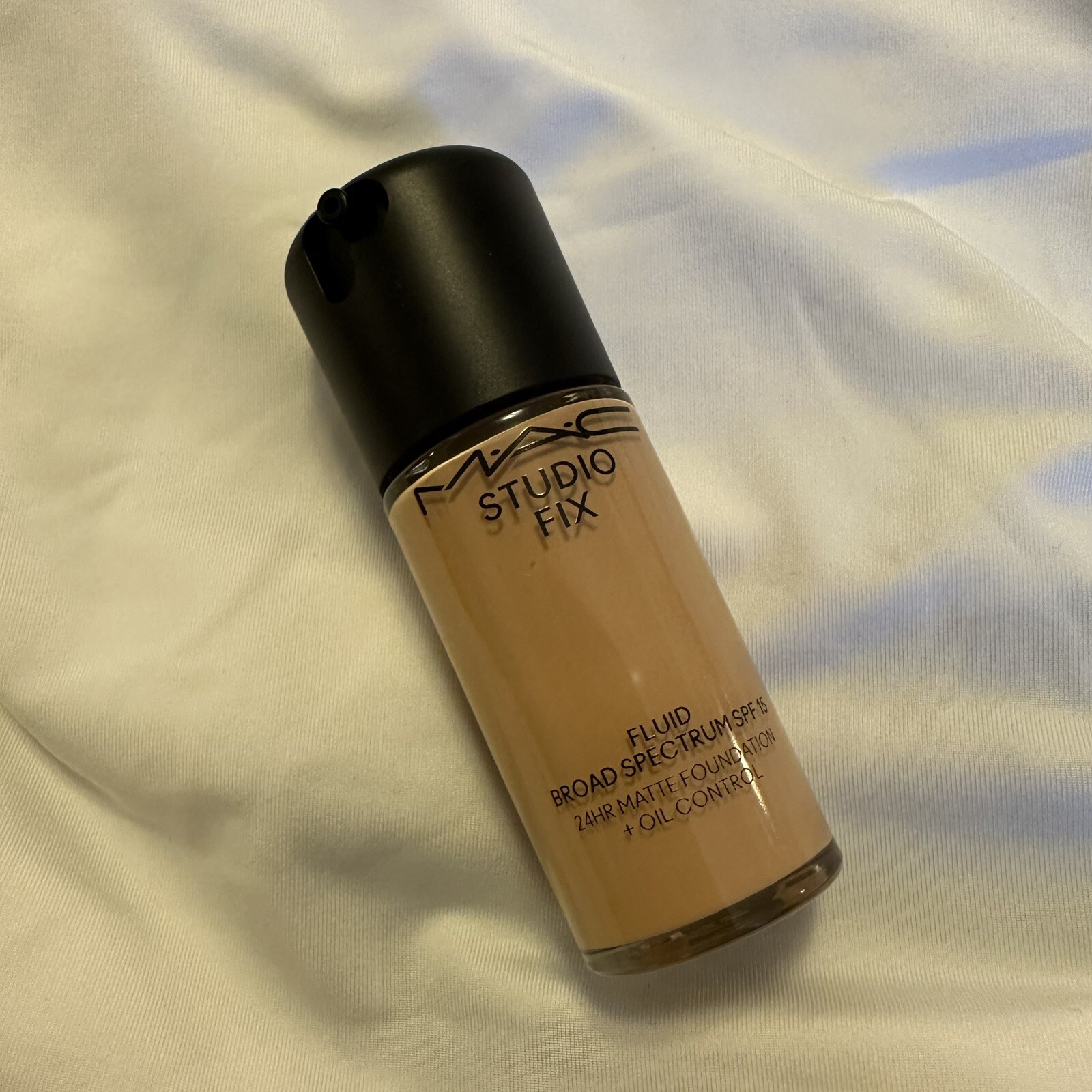 MAC STUDIO FIX FLUID SPF 15 #NC25 – 1fl oz/30mL – NIB