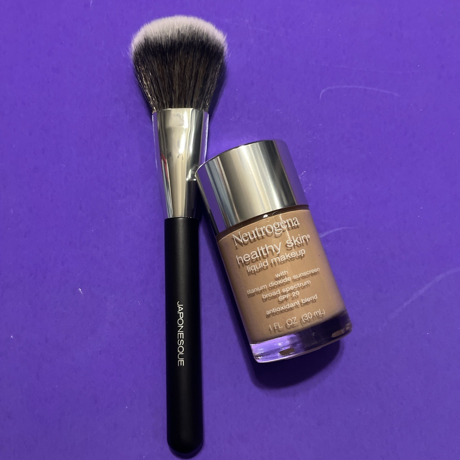 Neutrogena 80 Medium Beige Healthy Skin Liquid Makeup Foundation +FREE BRUSH 🎁