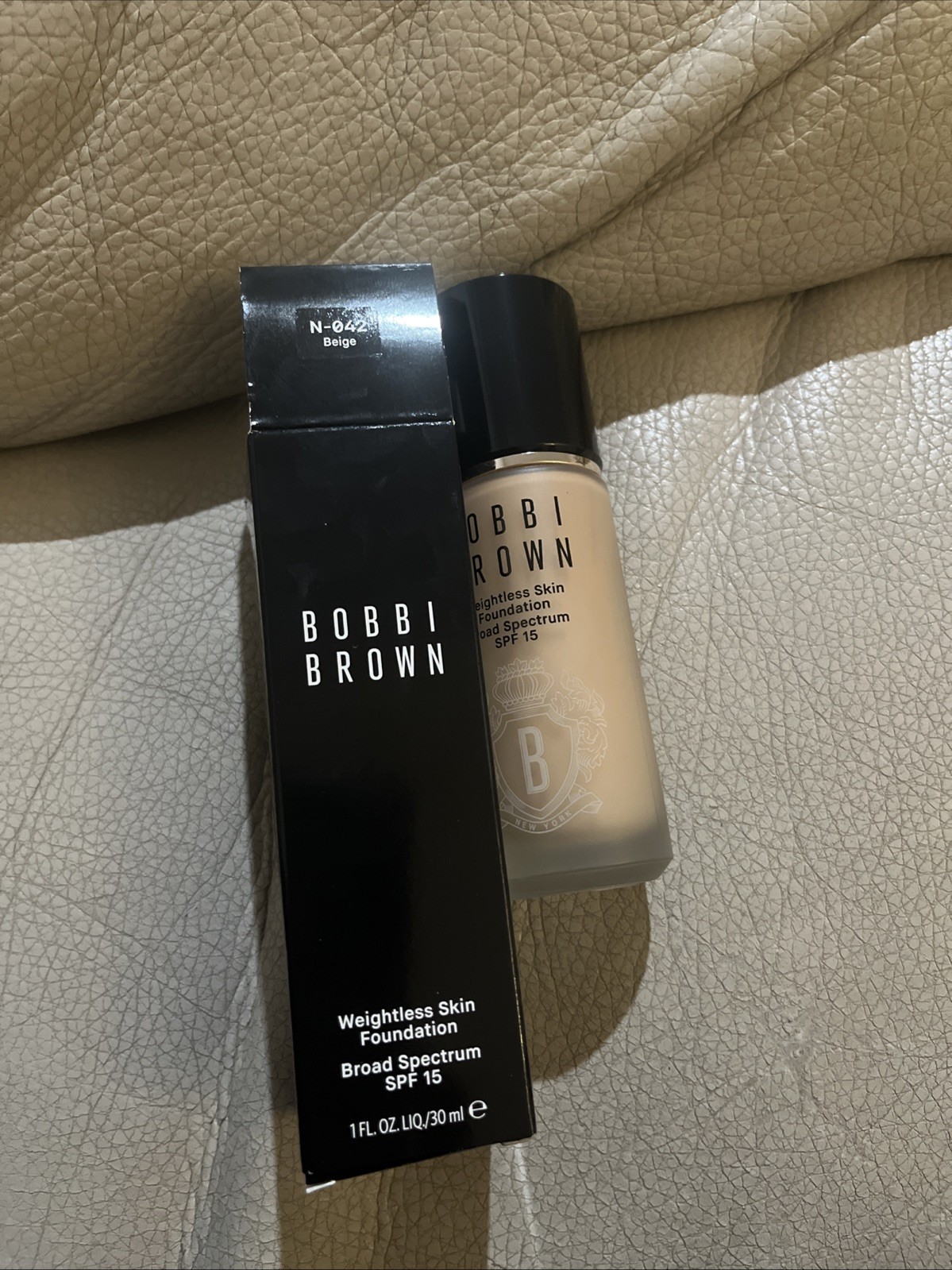 Bobbi Brown Weightless Skin Foundation (N-042 Beige) (30ml)