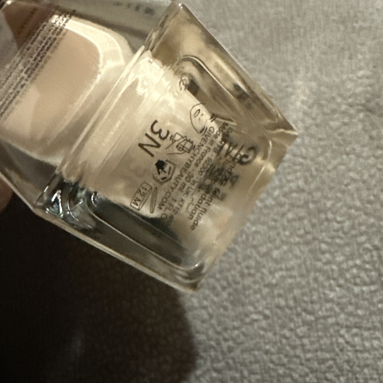 Givenchy Prisme Libre Glow Serum Foundation – 3N – 1 fl oz/ 30 ml – FULL SIZE!
