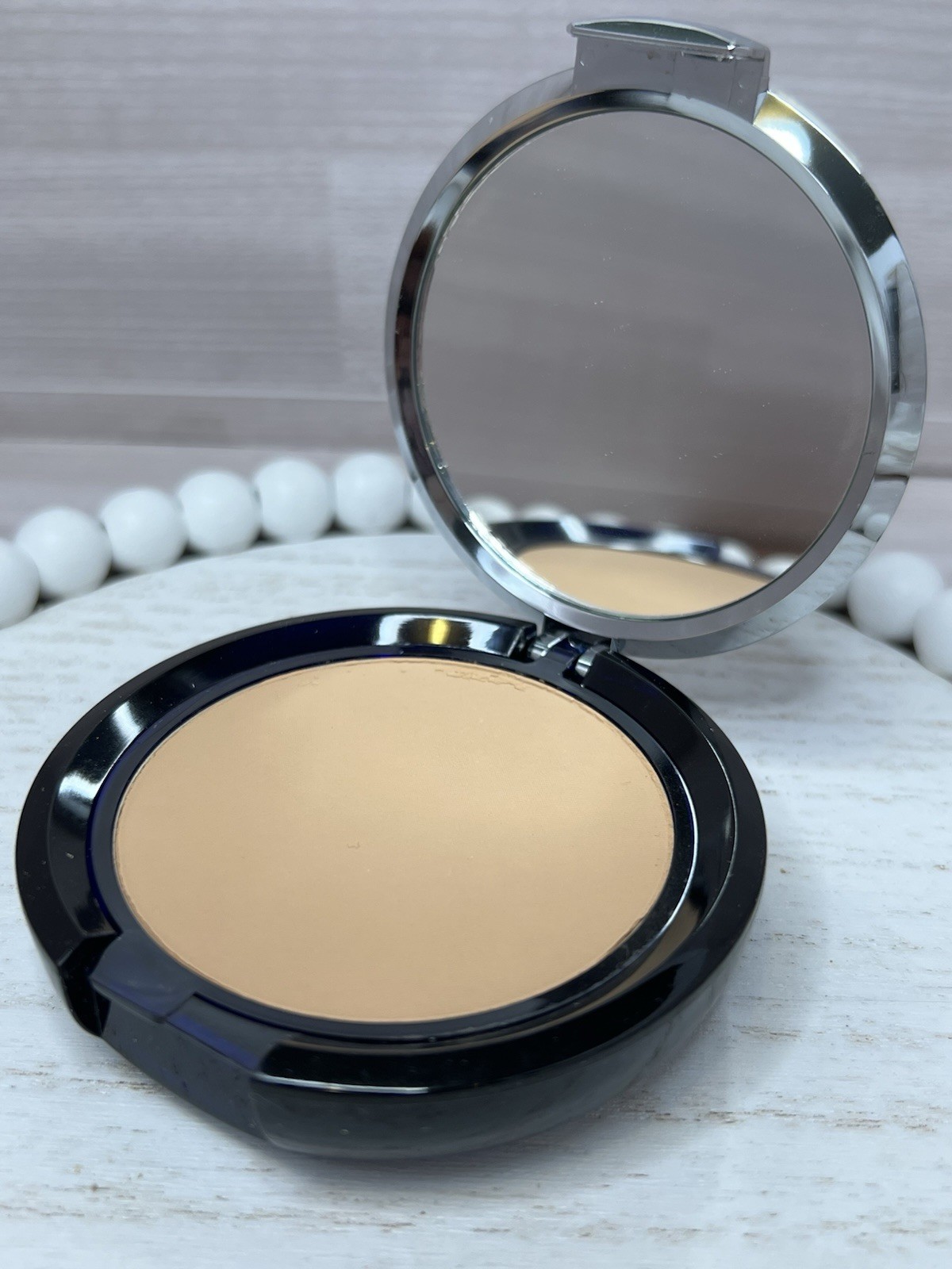 Orlane Compact Cake Foundation Dual Effect Wet or Dry 05 Ambre 0.31oz
