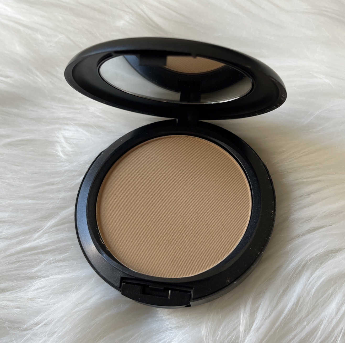 MAC Studio Fix Powder Plus Foundation C40 ~ 0.52oz/15g Full Size NIB DAMAGE Box