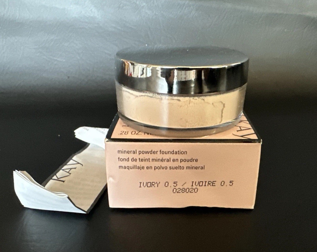 Mary Kay Mineral Powder Foundation – Ivory 0.5 Discontinued NEW IN Box