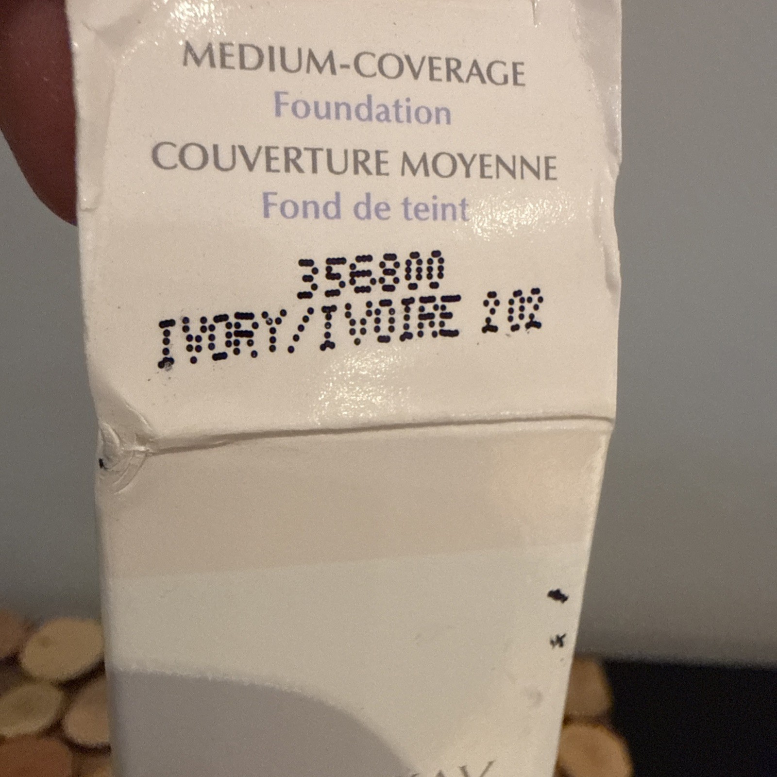 Mary Kay Medium Coverage Foundation Ivory 202 Gray Cap – 1 OZ – 356800