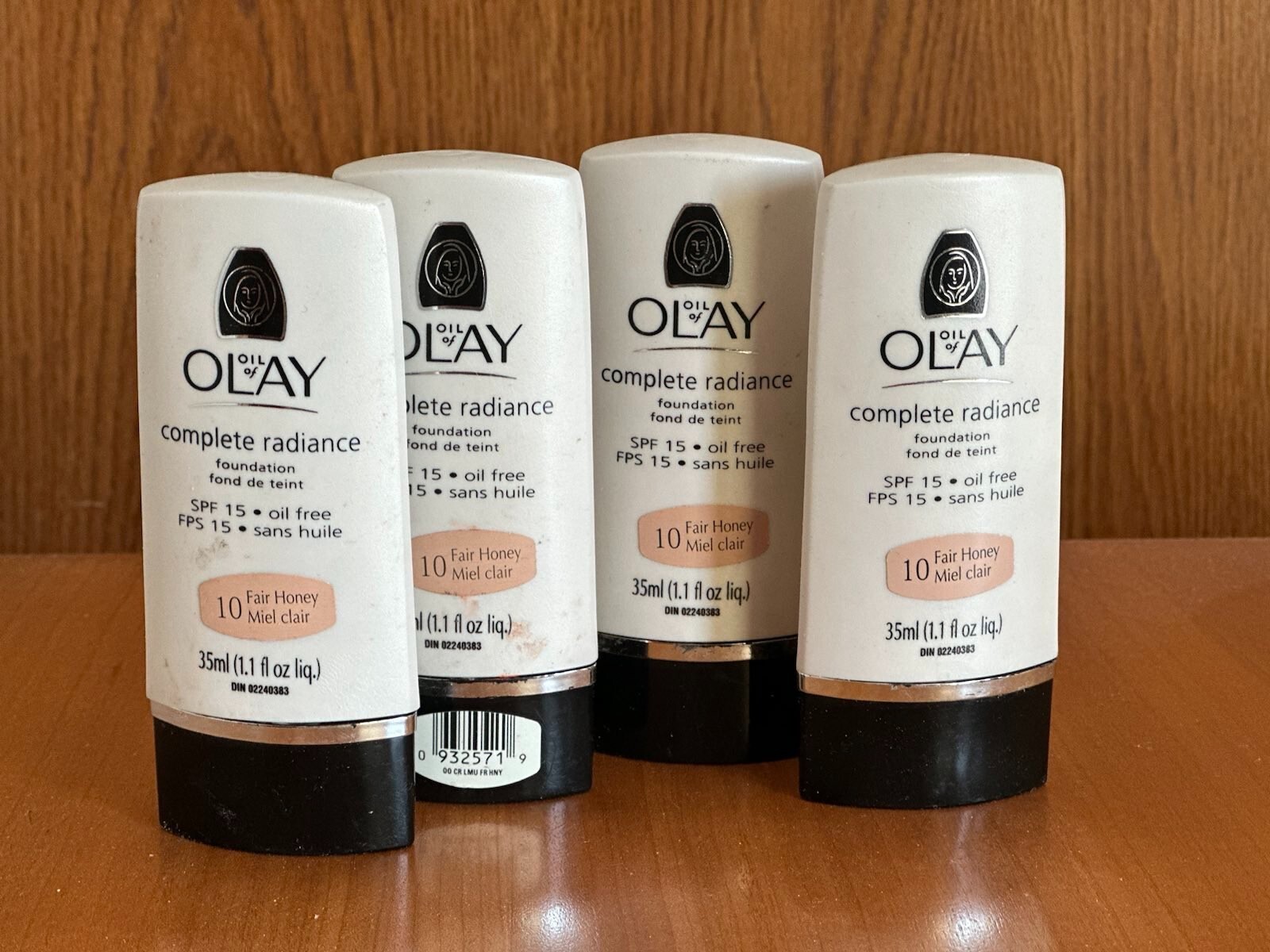 NEW 4 Lot of Four OIL OF OLAY Complete Radiance Foundation SPF 15 #10 Fair Honey