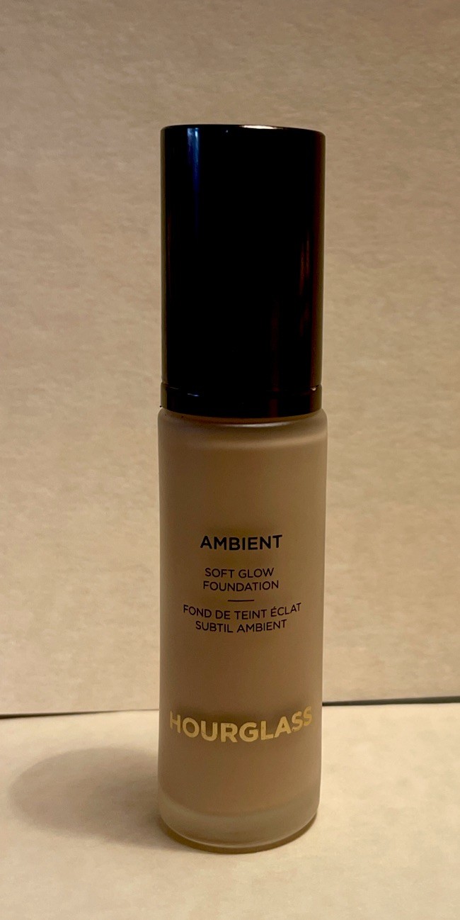 Hourglass Ambient Soft Glow Foundation 30 Ml #1.5 3/4 Full