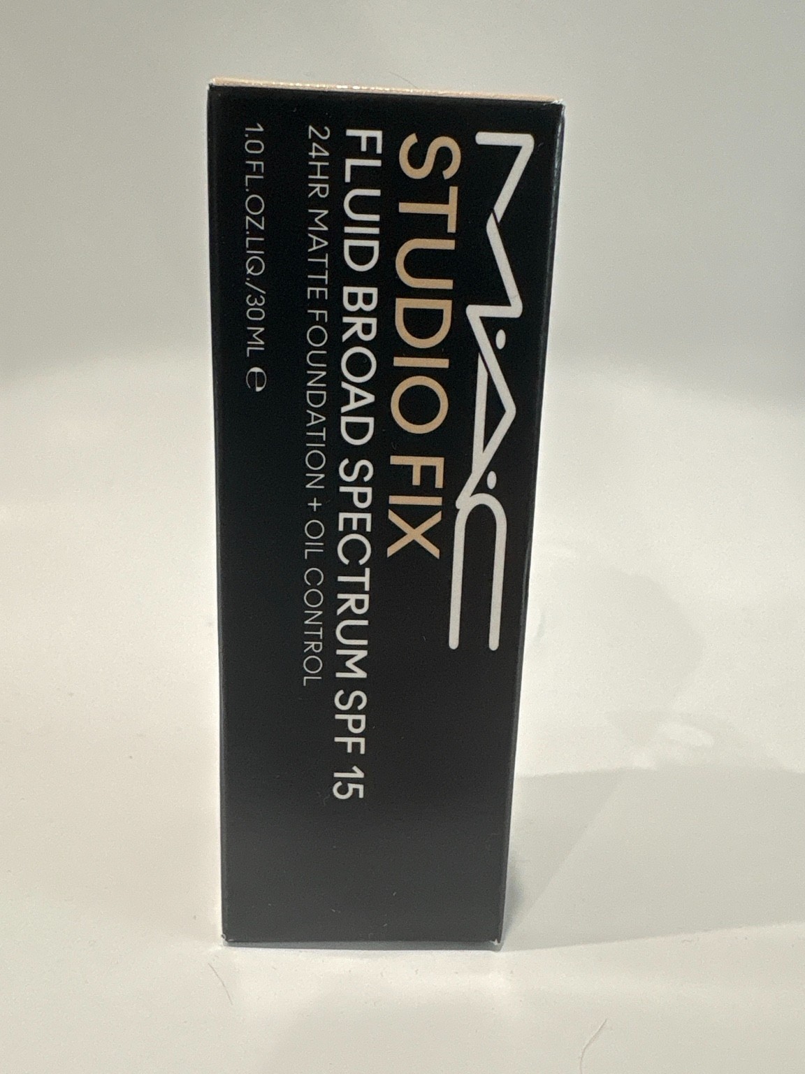 MAC Studio Fix Fluid Foundation SPF 15 NC15 1.0 oz 30ml New In Box
