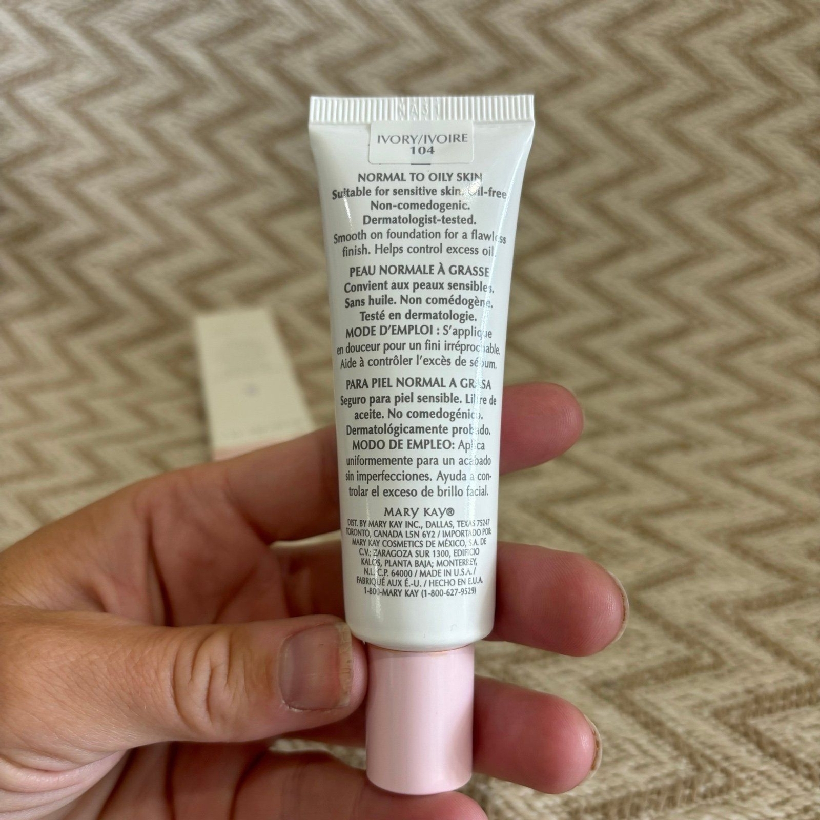 Mary Kay IVORY 104 Medium Coverage Foundation 1 FL OZ Pink Cap Discontinued