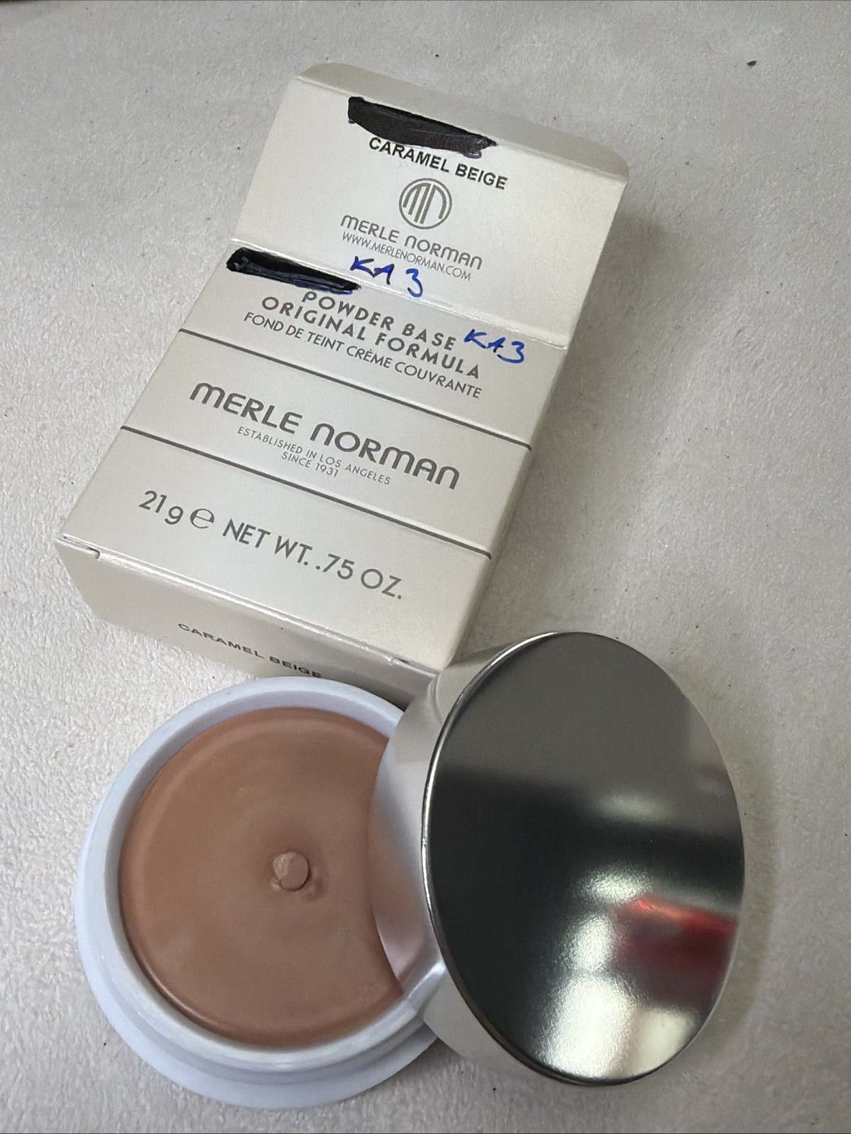 READ DESCRIPTION Merle Norman Powder Base CARAMEL BEIGE FRESH