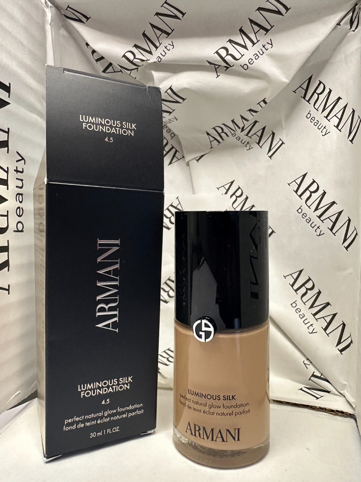 ARMANI Luminous Silk Natural Glow Blurring Foundation 4.5 light peach, 30ml NIB