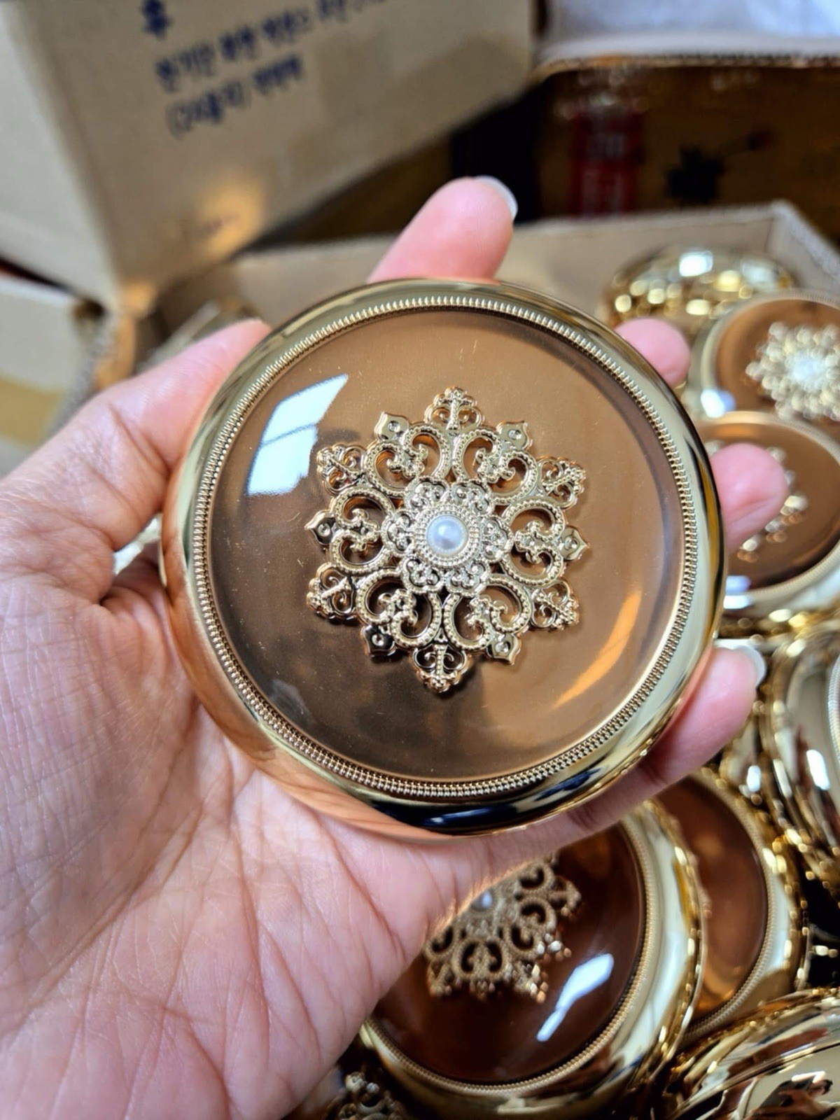 The History of Whoo Cheongidan Radiant Essence Cushion Shade #21. New no box