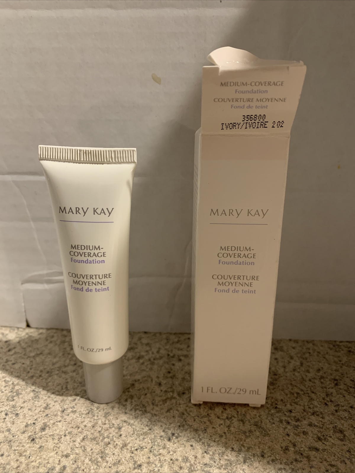 New Mary Kay Medium Coverage Foundation Ivory 202 NORMAL TO OILY 1 Oz