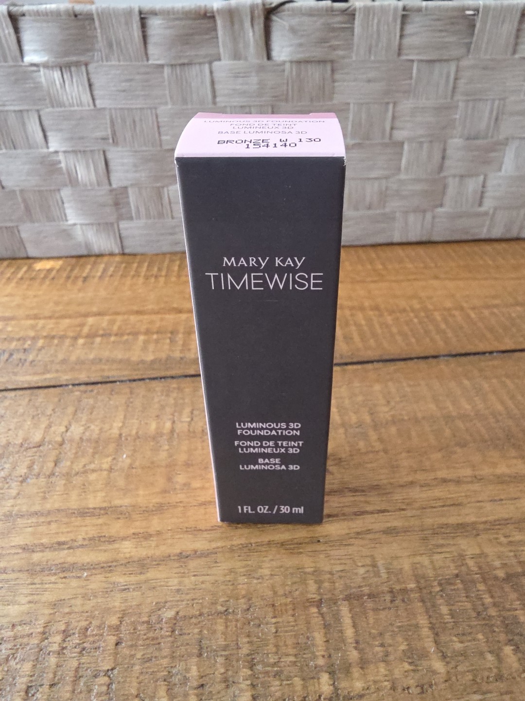 NEW SHADES! Luminous 3D Foundation Normal to Dry Skin Mary Kay TimeWise