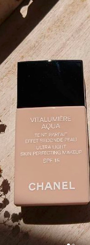Chanel Vitalumiere Aqua Light Skin Perfecting Sunscreen Makeup SPF 15 Authentic