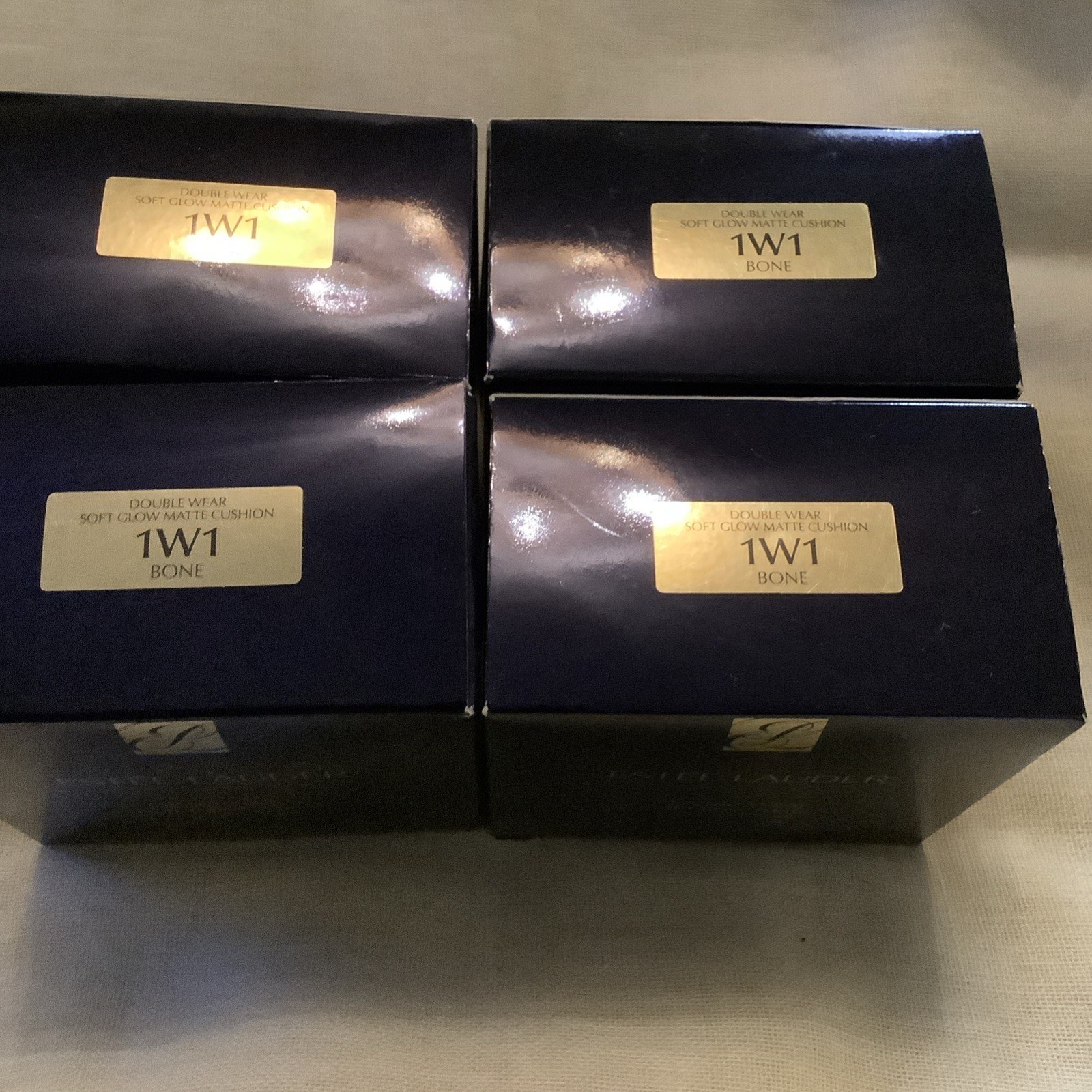 Estee Lauder Double Wear Soft Glow Matte Cushion Foundation + Refill – 1w1 Bone