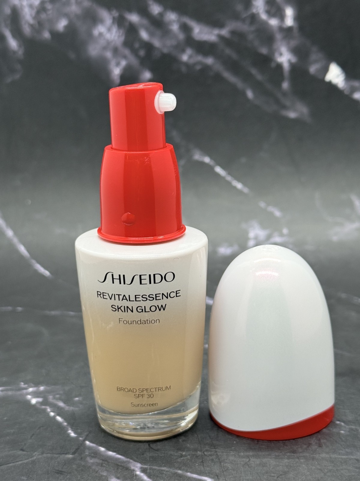 Shiseido Revitalessence Skin Glow Foundation – 320 Pine – SPF 30 – 1 oz –