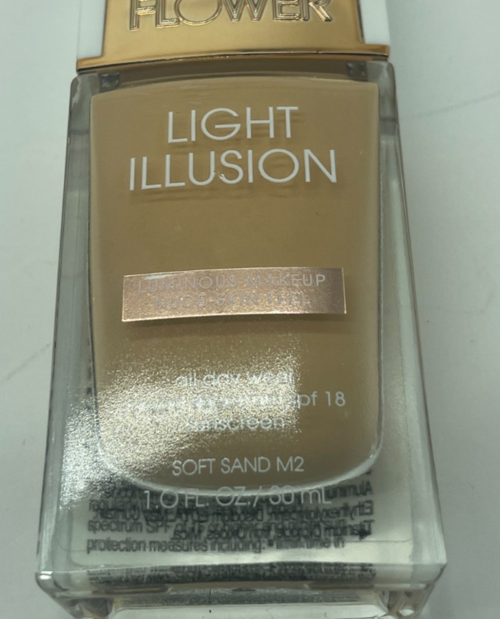 Light Illusion Luminous MAKEUP FOUNDATION Soft Sand M2