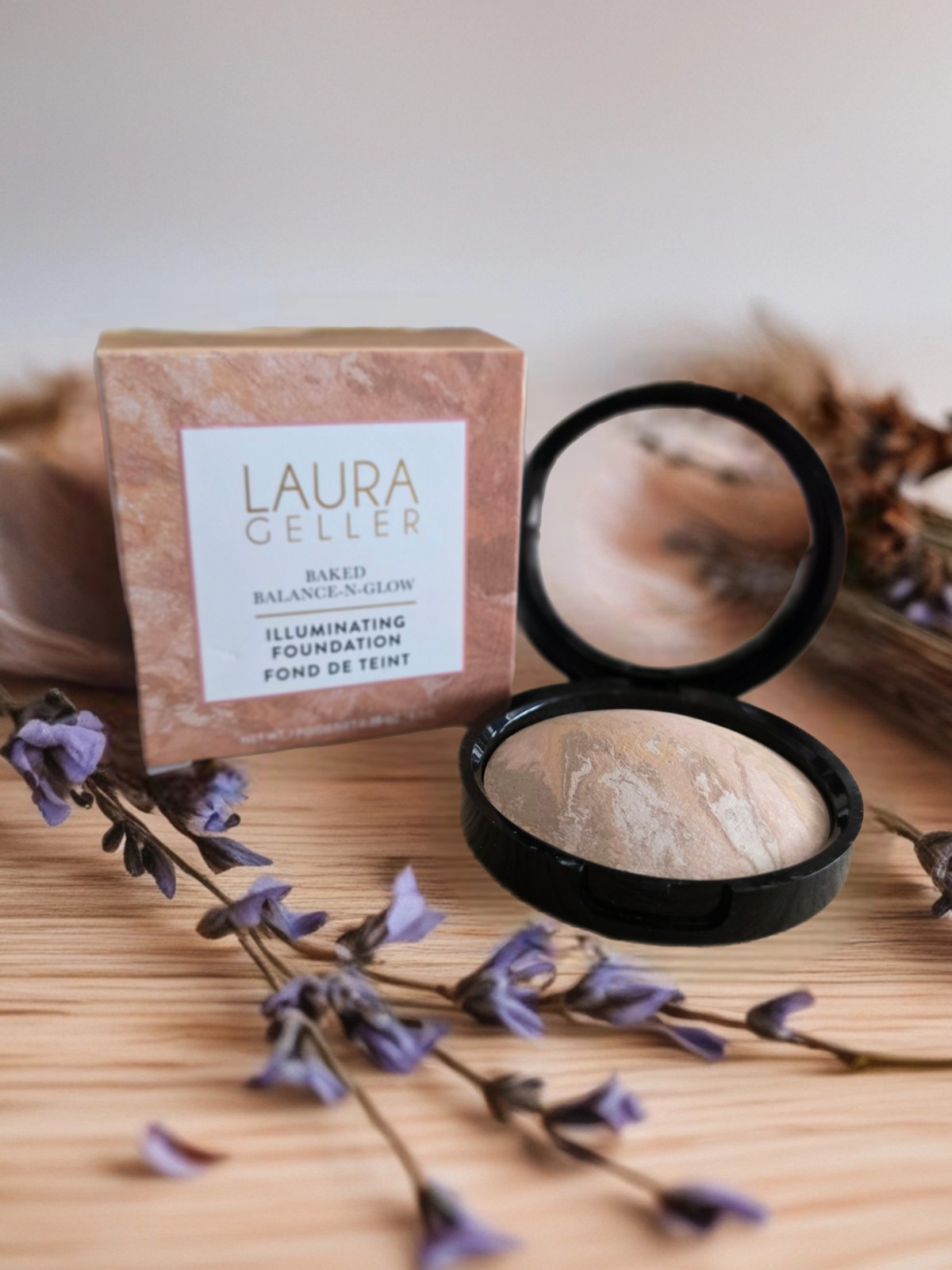 Laura Geller Baked Balance And Glow Illuminating Foundation Light