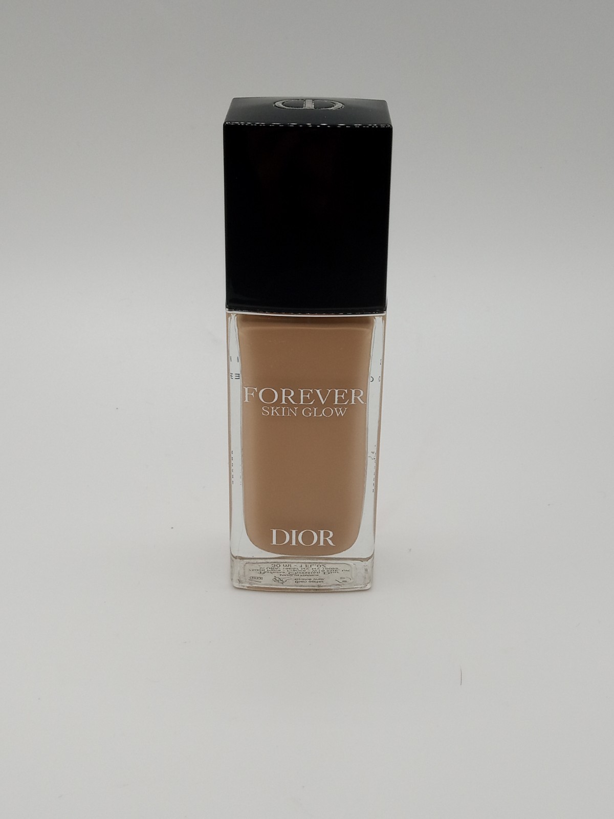 Dior Forever Skin Glow 24H Radiant Foundation 2W Warm Radiant Medium SPF 15 1 oz