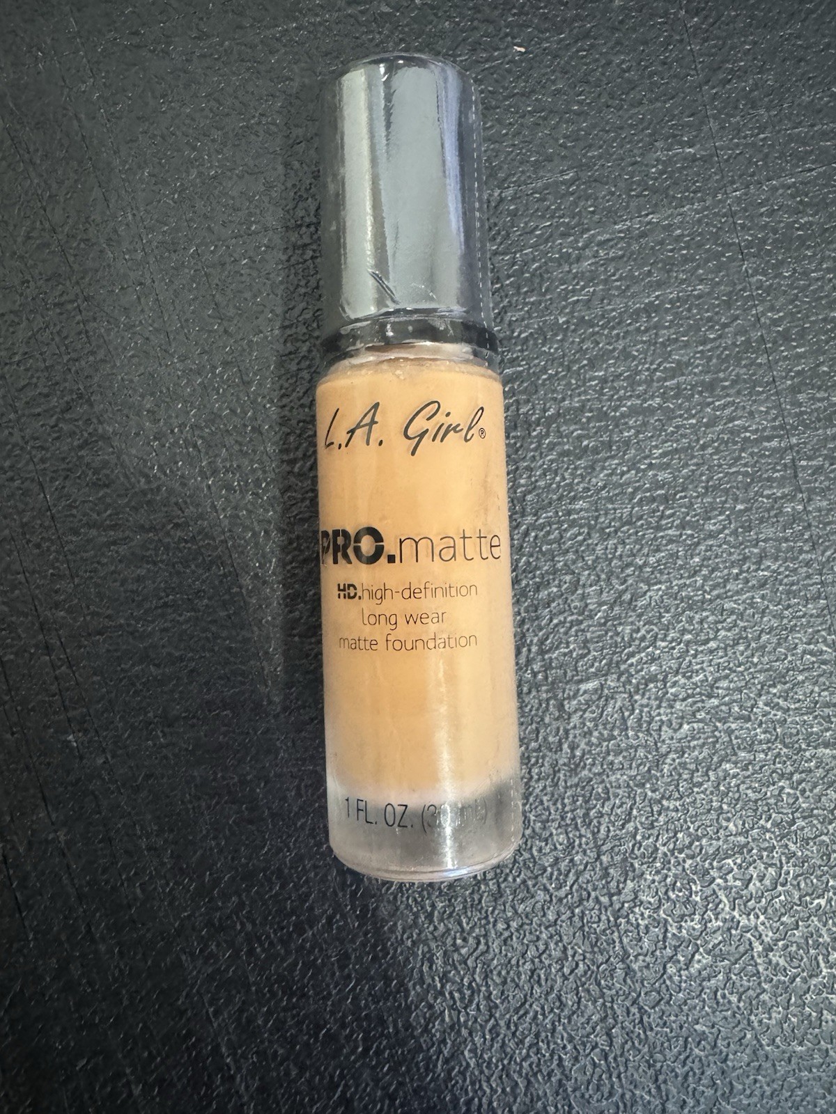 L.A. Girl Pro Matte HD Foundation. GLM679 Warm Sienna. 1fl oz.