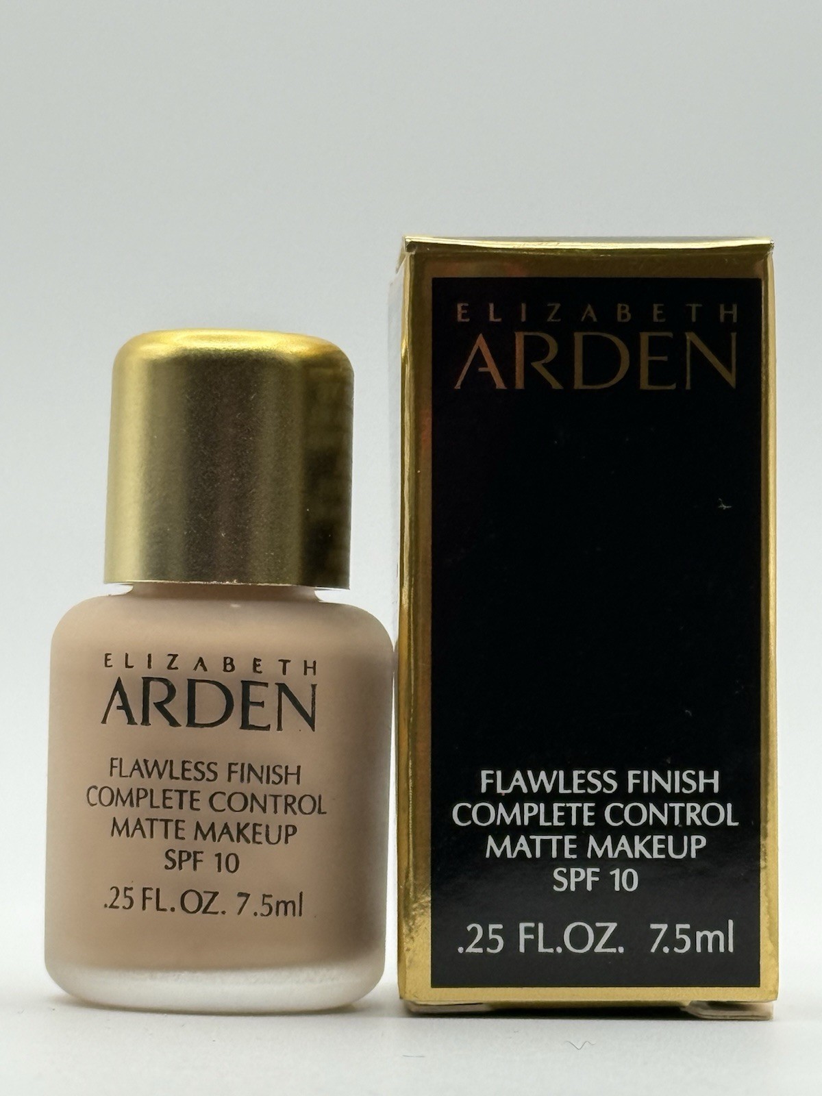 ELIZABETH ARDEN Flawless Finish Complete control Makeup VANILLA 022 – 7.5ml VHTF