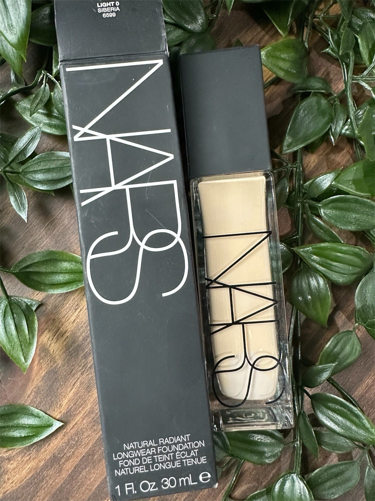 NARS Natural Radiant Longwear Foundation – Full Size 1 oz – Light 0 Siberia -NEW