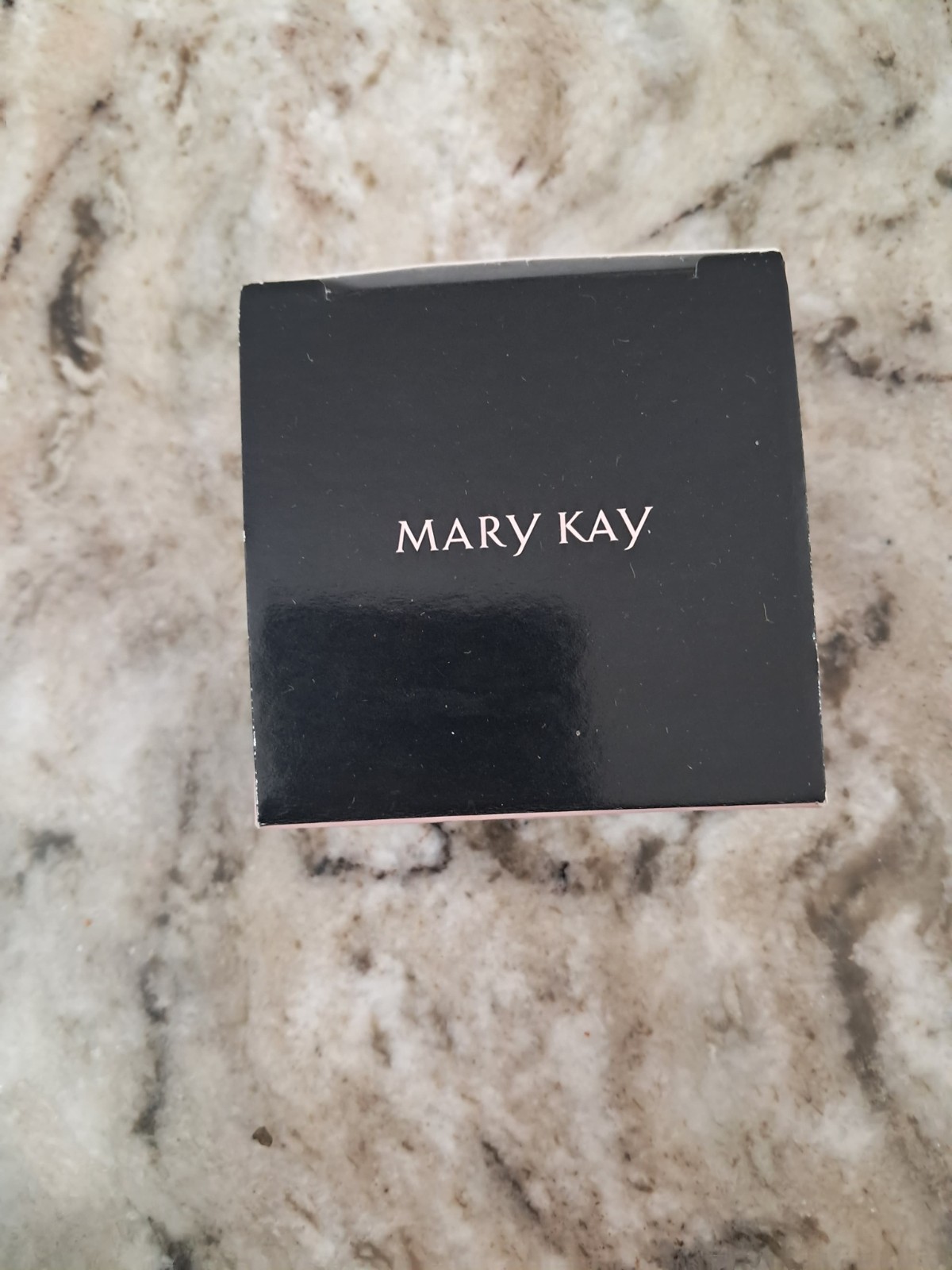 Mary Kay® Silky Setting Powder .28 Oz. Deep Beige