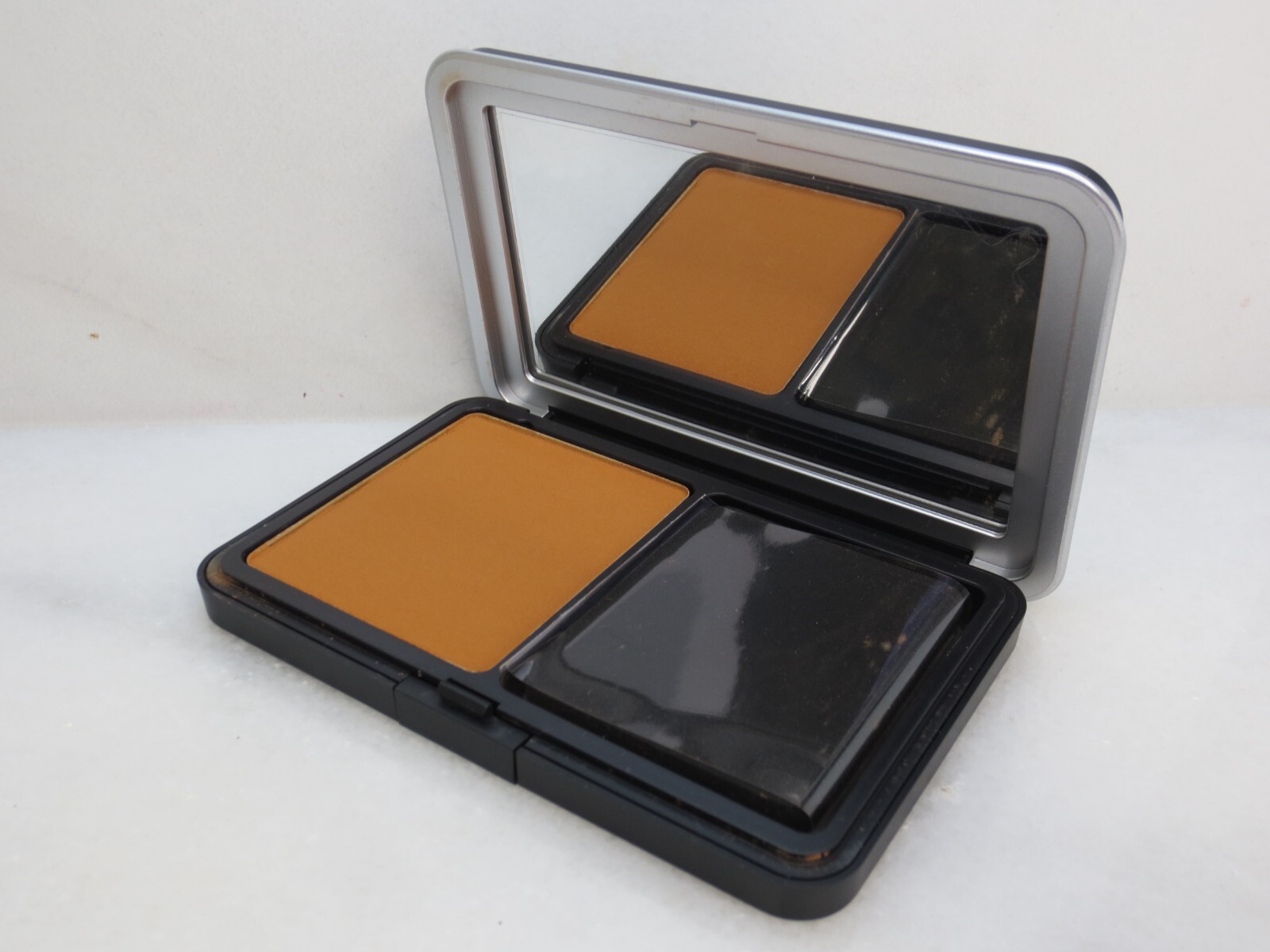 MAKE UP FOR EVER MATTE VELVET SKIN BLURRING POWDER FOUNDATION R520 0.38 OZ