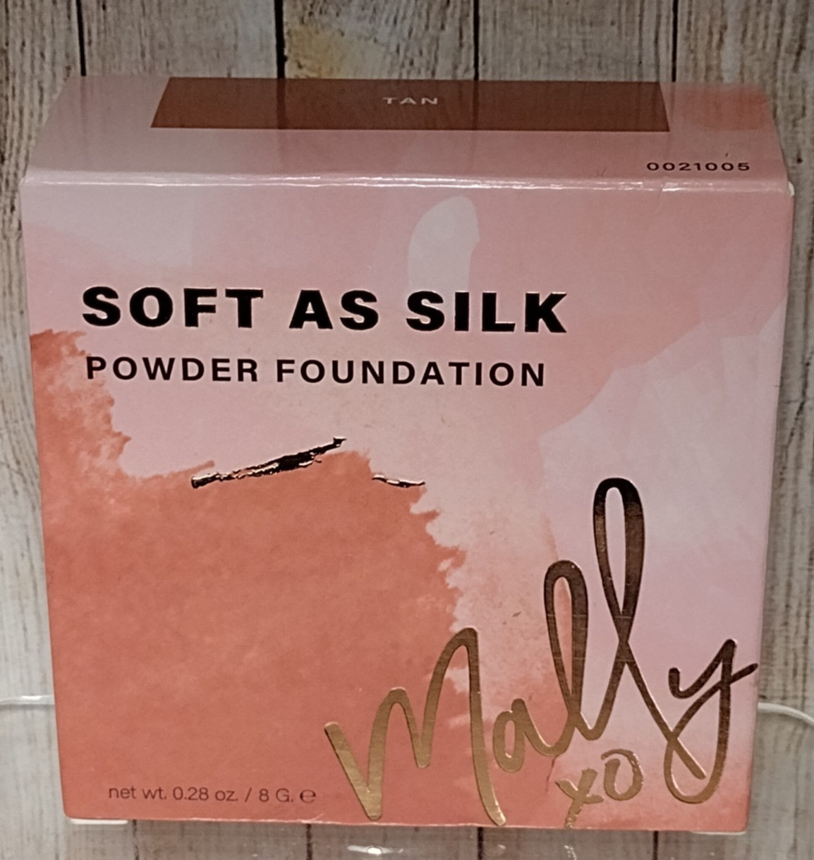 Mally XO SOFT AS SILK Skin Brightening Powder Foundation Makeup Compact 0.28 oz