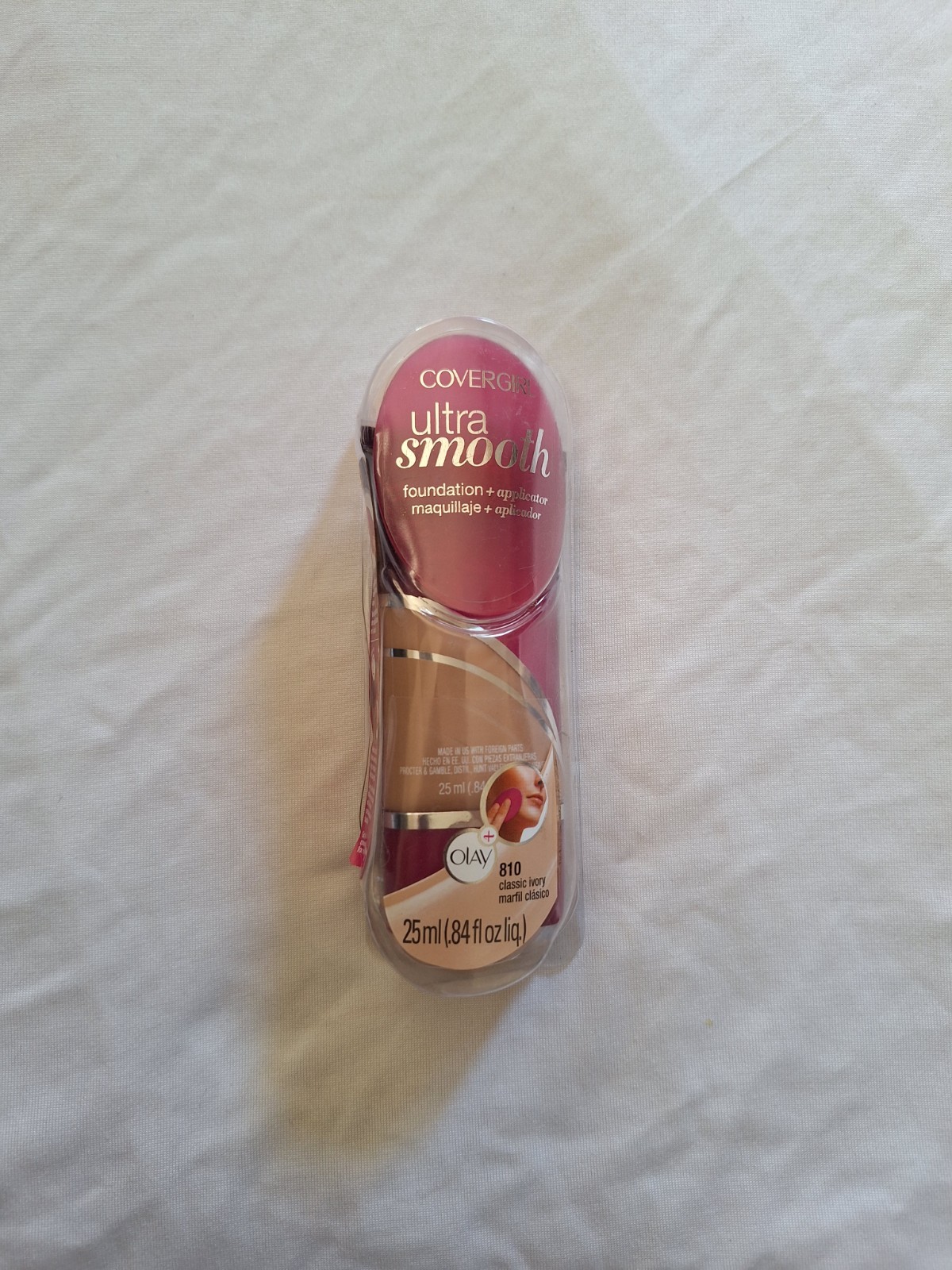 Covergirl Ultra Smooth Foundation With Applicator, Brand New