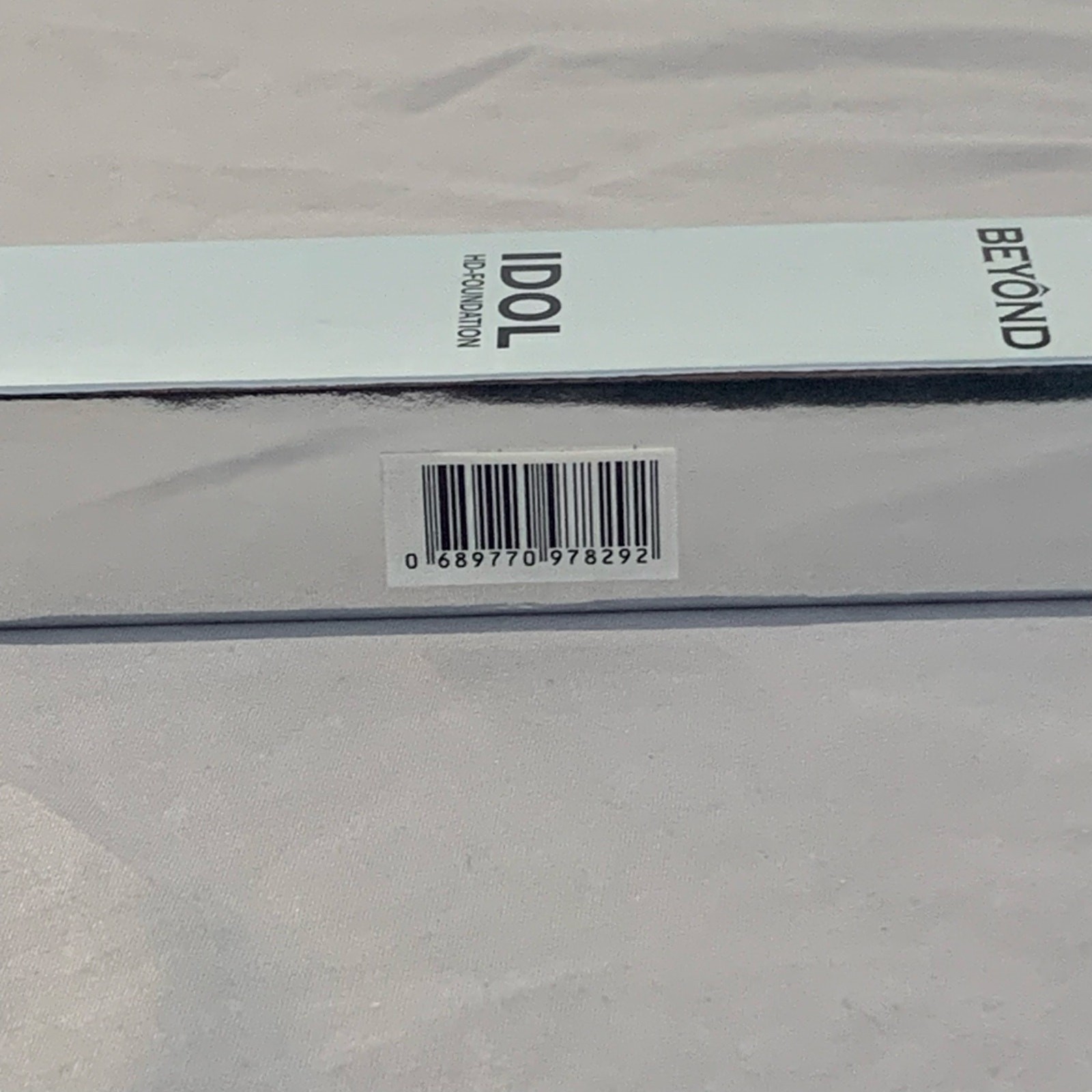 BEYOND IDOL HD-Foundation #RM40 1 oz Liquid Makeup New in Box