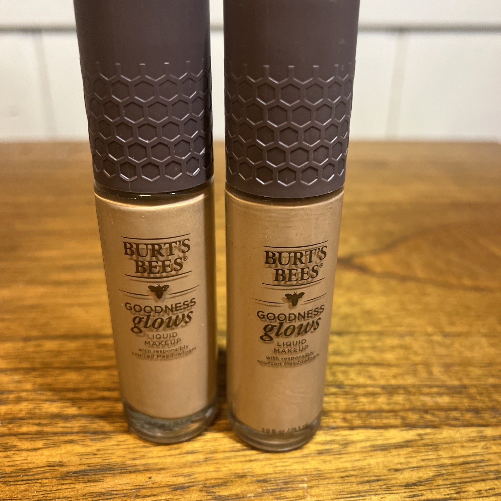 BURT’S BEES Goodness Glows Foundation, 1050 Rich Caramel Discontinued LOT of 2